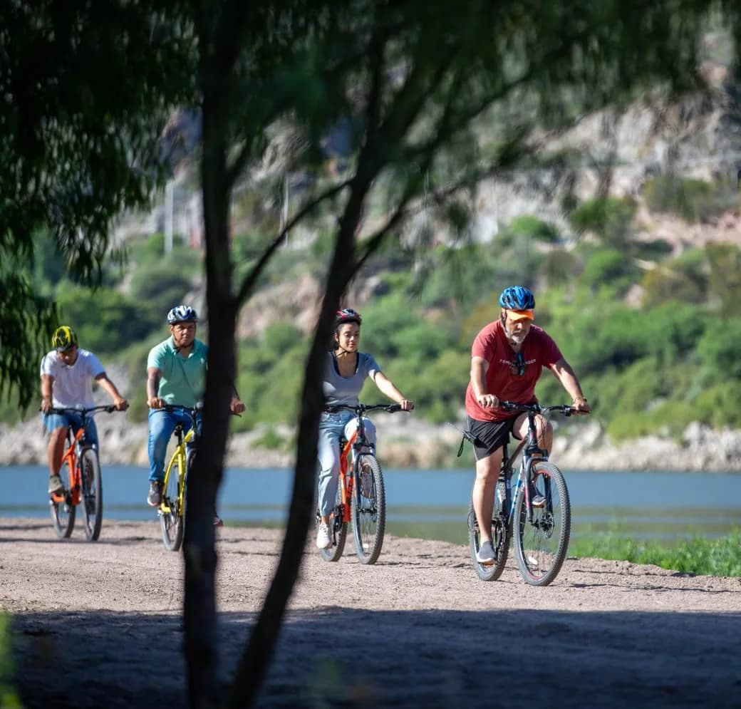 Paseo en bici por el Dique Los Sauces