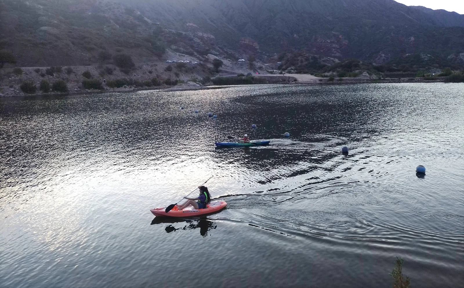 Kayak en el Dique Los Sauces